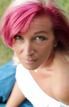 lusciousariella image 0